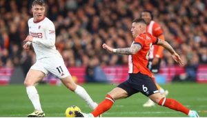 Hojlund tỏa sáng với 2 bàn thắng trong 7 phút trận đấu uton Town - Manchester United